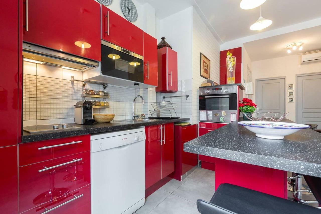 Stylish White And Red Apartments Juan-les-Pins Dış mekan fotoğraf