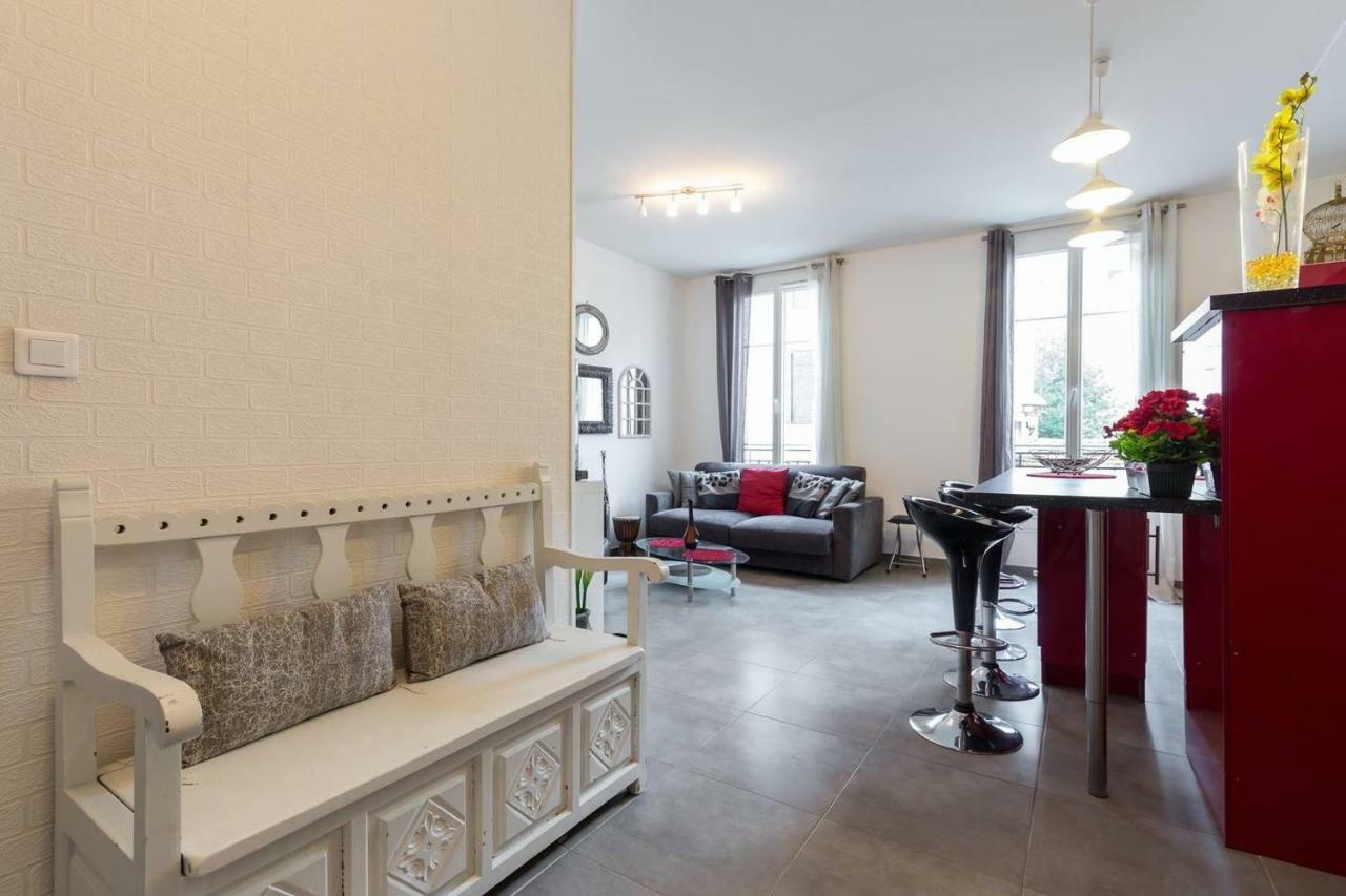 Stylish White And Red Apartments Juan-les-Pins Dış mekan fotoğraf