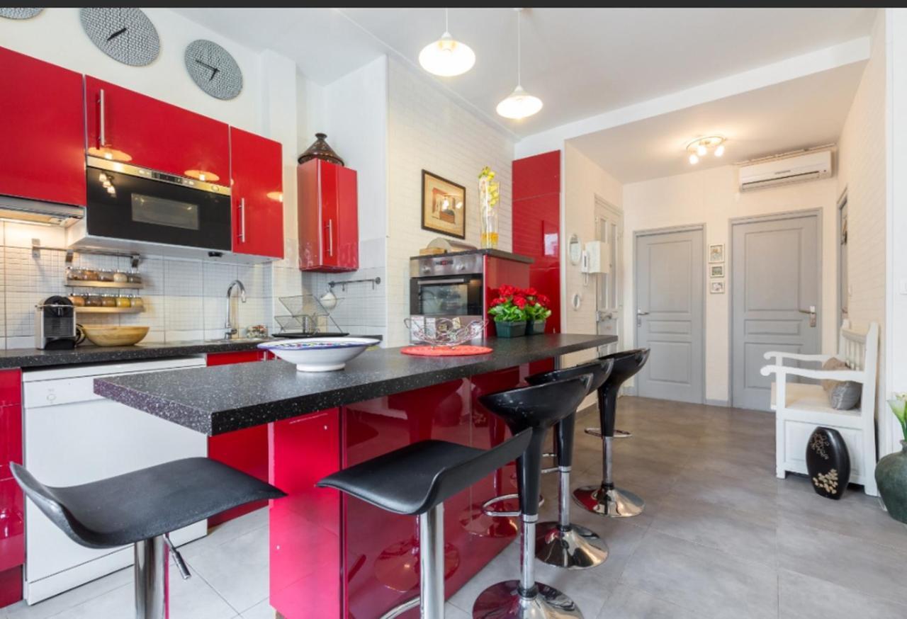 Stylish White And Red Apartments Juan-les-Pins Dış mekan fotoğraf